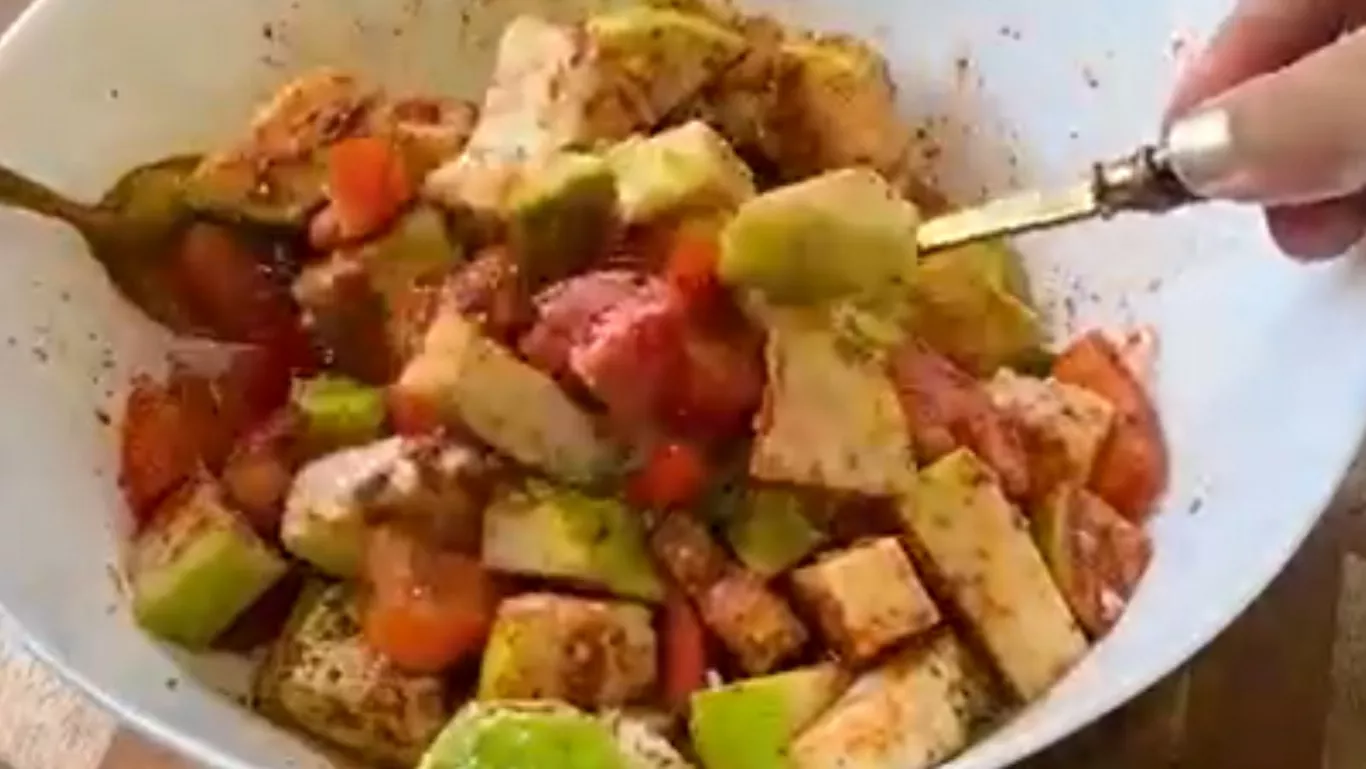 Winter special chaat with sweet potato chaat and amrood tamatar chaat 4